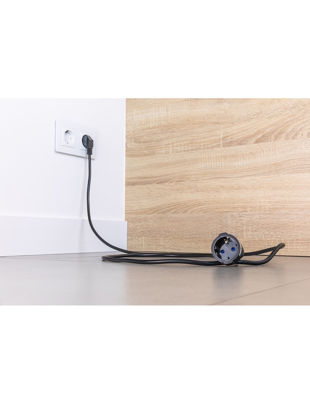 Prolongador con 1 toma 2p+t 16a 250v~ 3 m de cable h05vv-f 3g1,5mm, negro