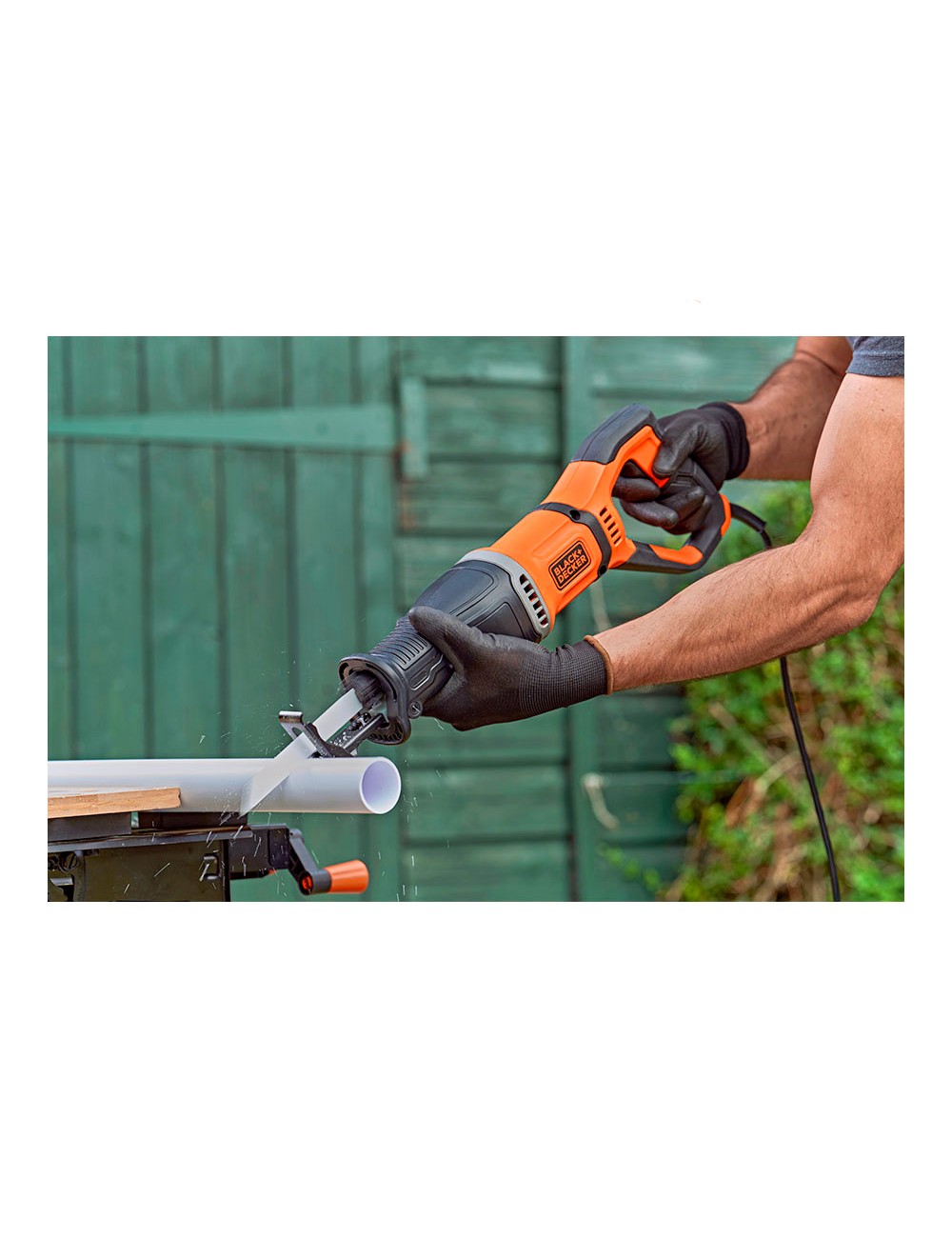 Sierra de sable 750w bes301-qs black+decker