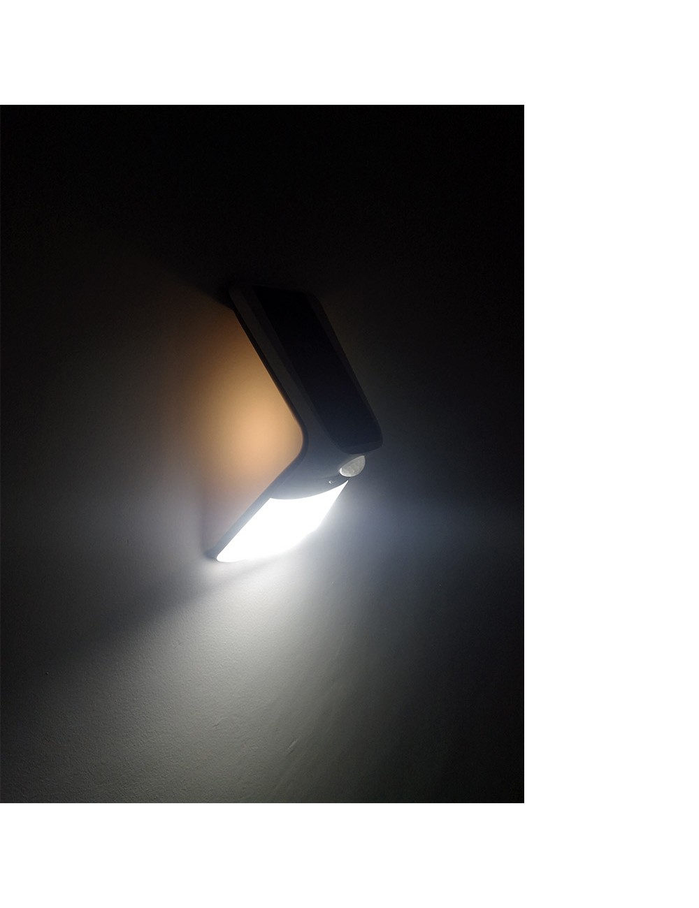 Aplique solar 3,5w 430lm recargable sensor presencia (2-8m) color negro 10,5x13cm edm