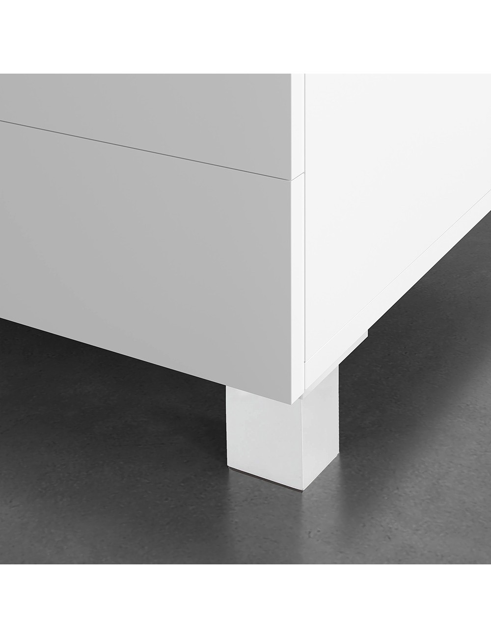 Pata esquinera cuadrada de abs en color aluminio mod.972. dimensiones 4,2x4,2x6cm rei