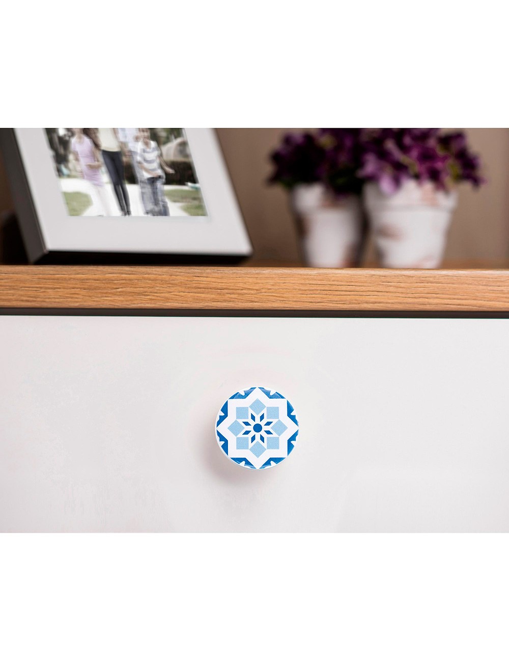 Blister con 4 pomos redondos para mueble fabricado en madera acabado azul mod. e242 ø38mm rei