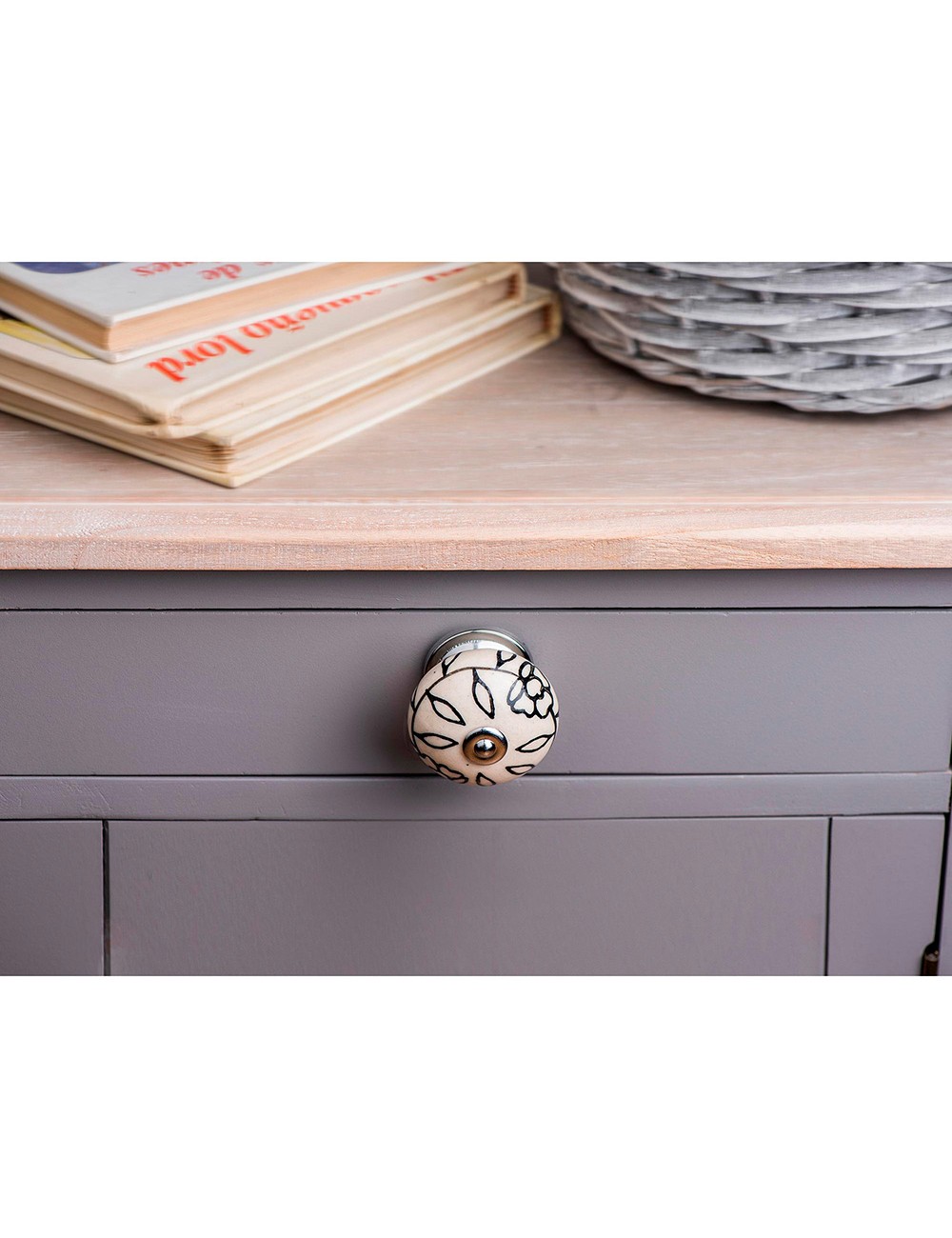 Blister con 4 pomos redondos para mueble fabricado en porcelana acabado blanco flor mod. e504 ø40mm rei