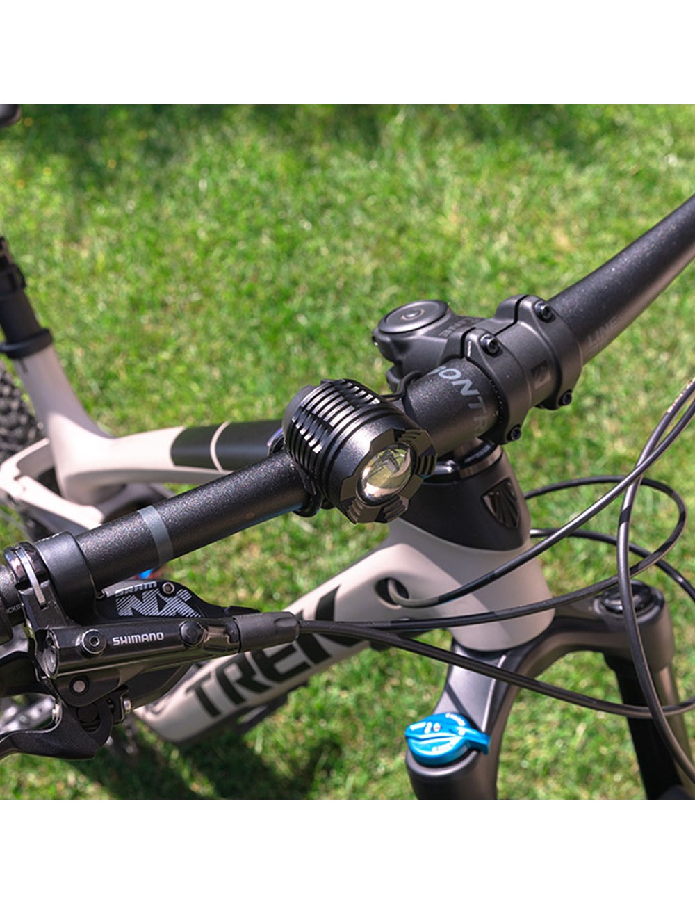 Foco led de aluminio recargable 180 lm, 50 lm, flash. función frontal / bicicleta