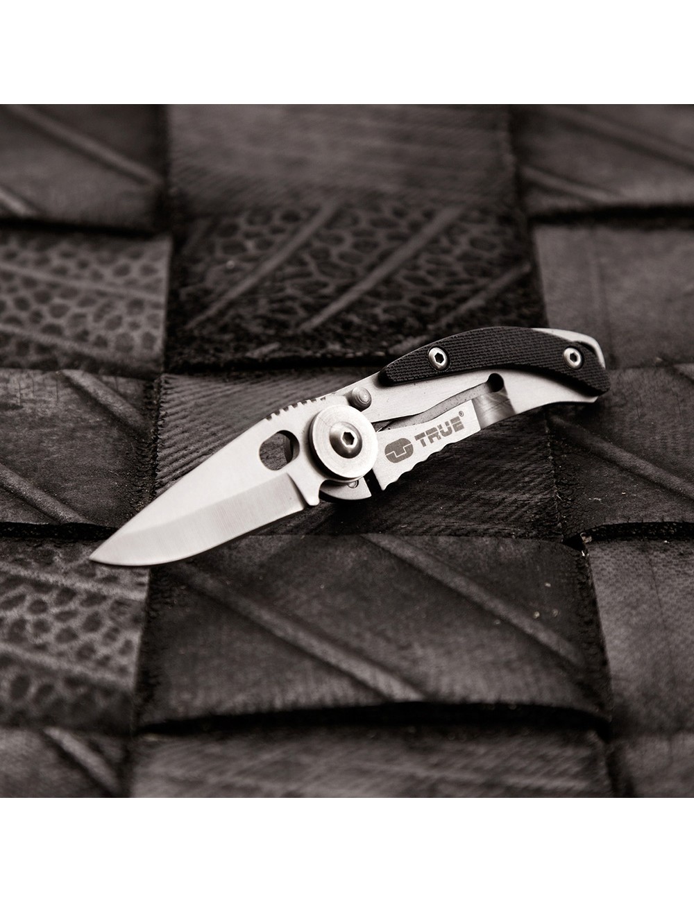 Navaja skeletonknife pequeña minimalista