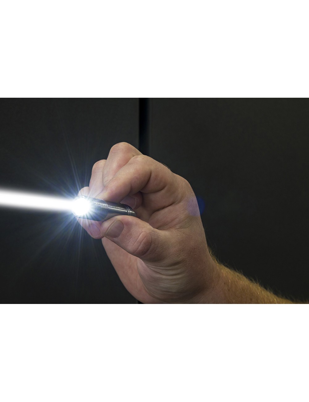 Micro linterna llavero aaa