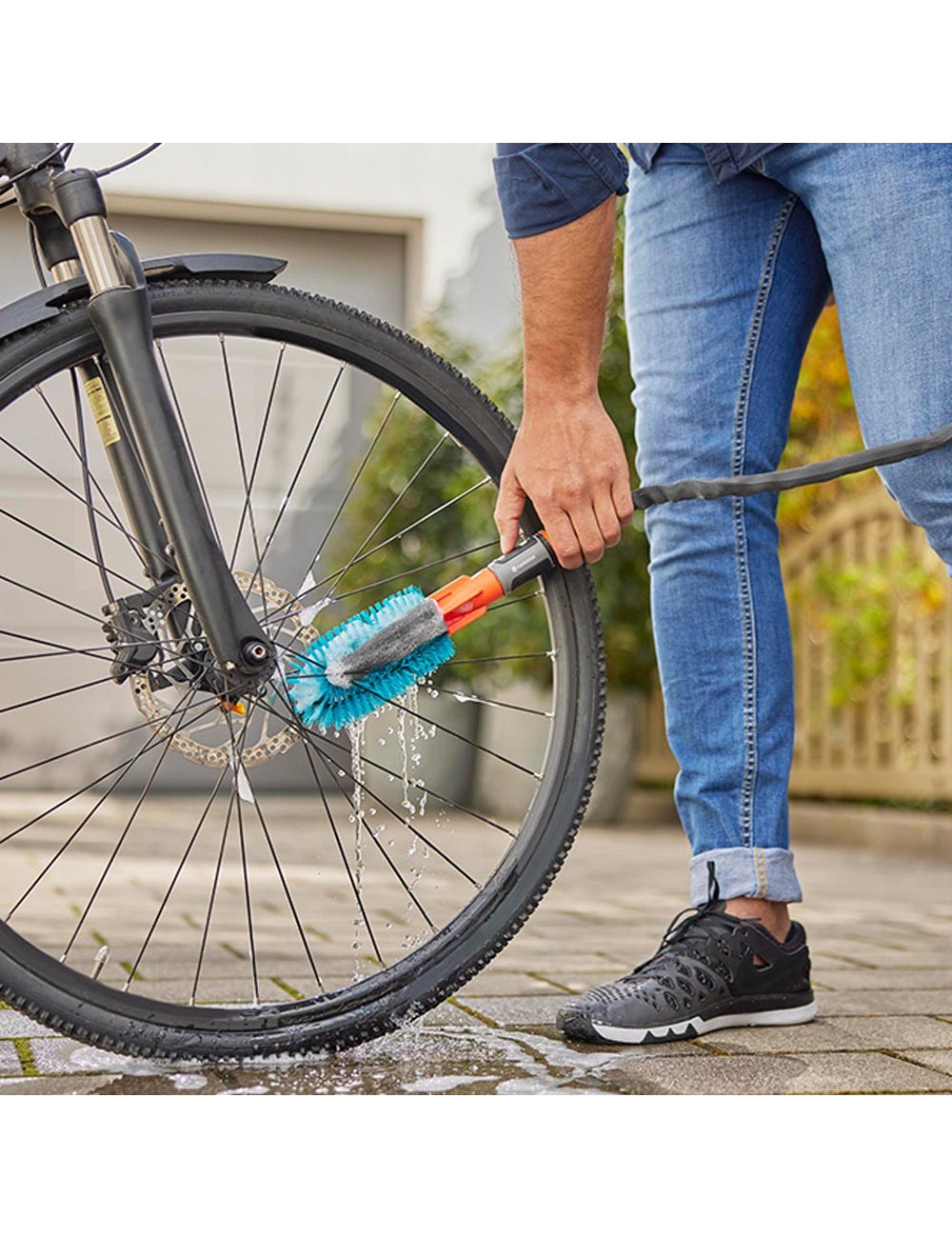 Kit de cepillo de limpieza de bicicletas y jabón 18865-34 gardena