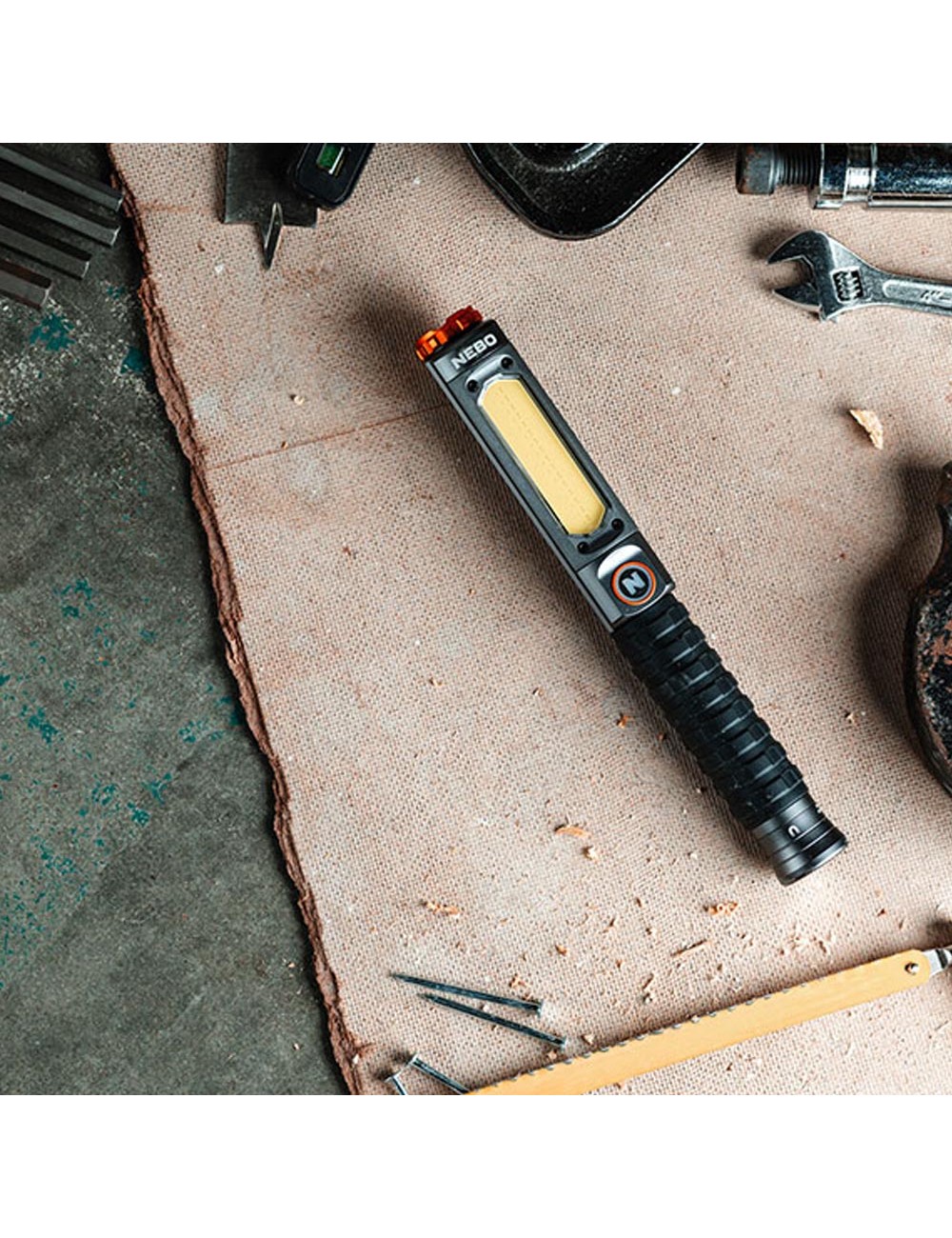 Linterna big larry pro+. lámpara+cob recagable por la compra de 6 unidades un expositor de regalo