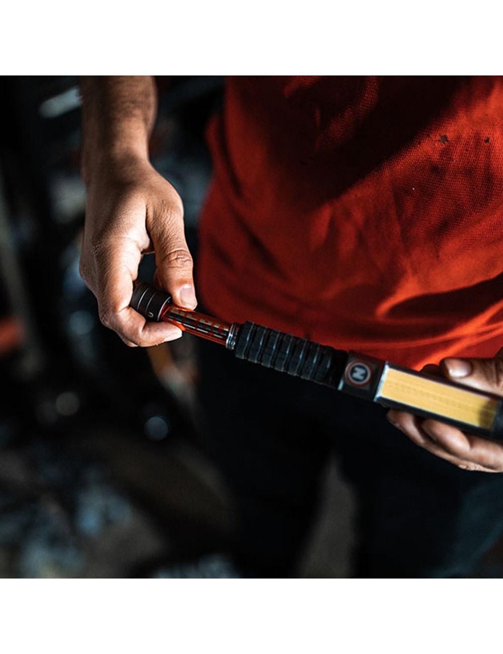 Linterna big larry 3. lámpara+cob por la compra de 12 unidades un expositor de regalo