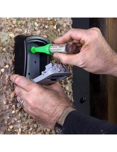 Marcador en spray pintura fluorescente a la tiza verde para agujeros perforados