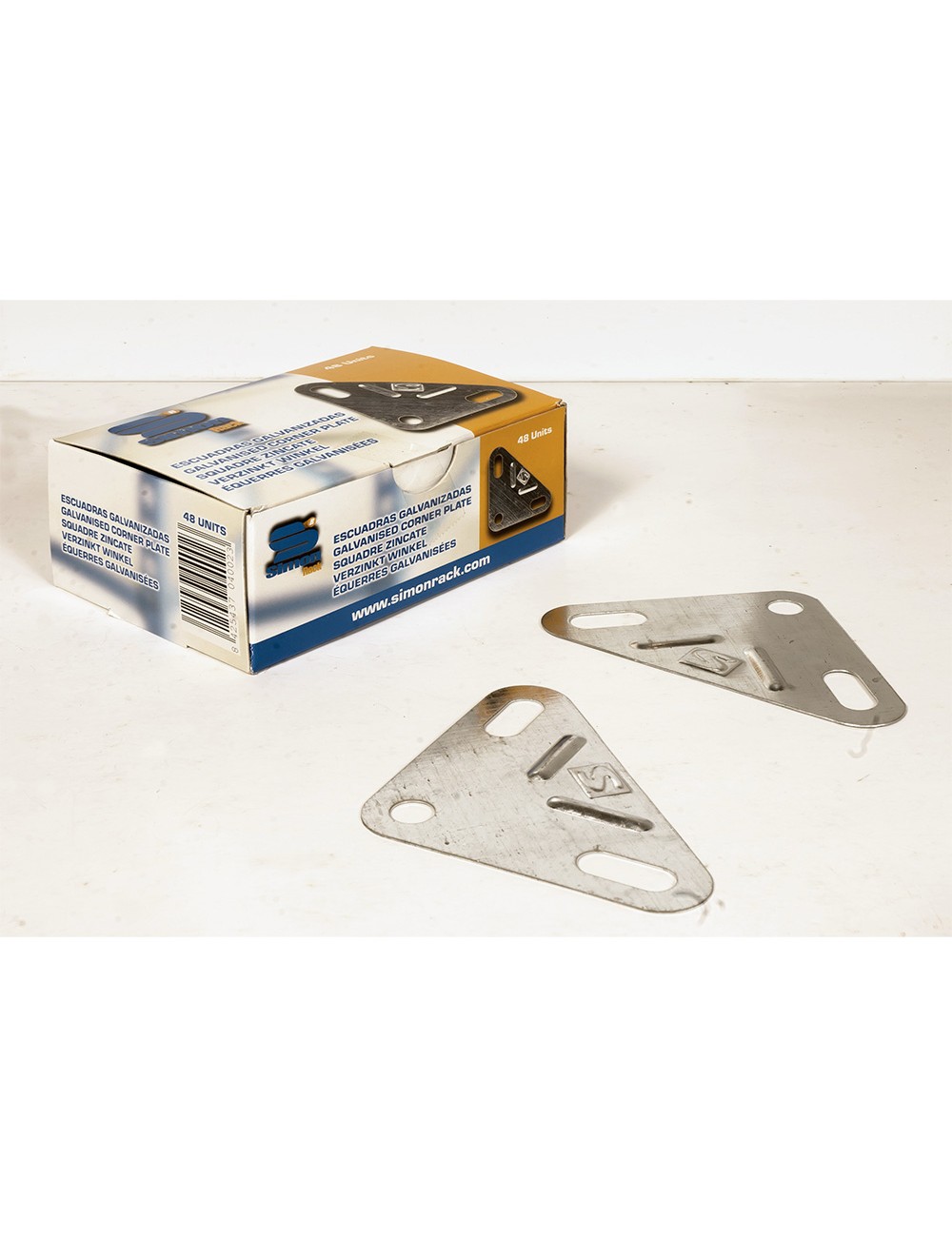 Caja 48 und. escuadras galvanizadas. simon rack