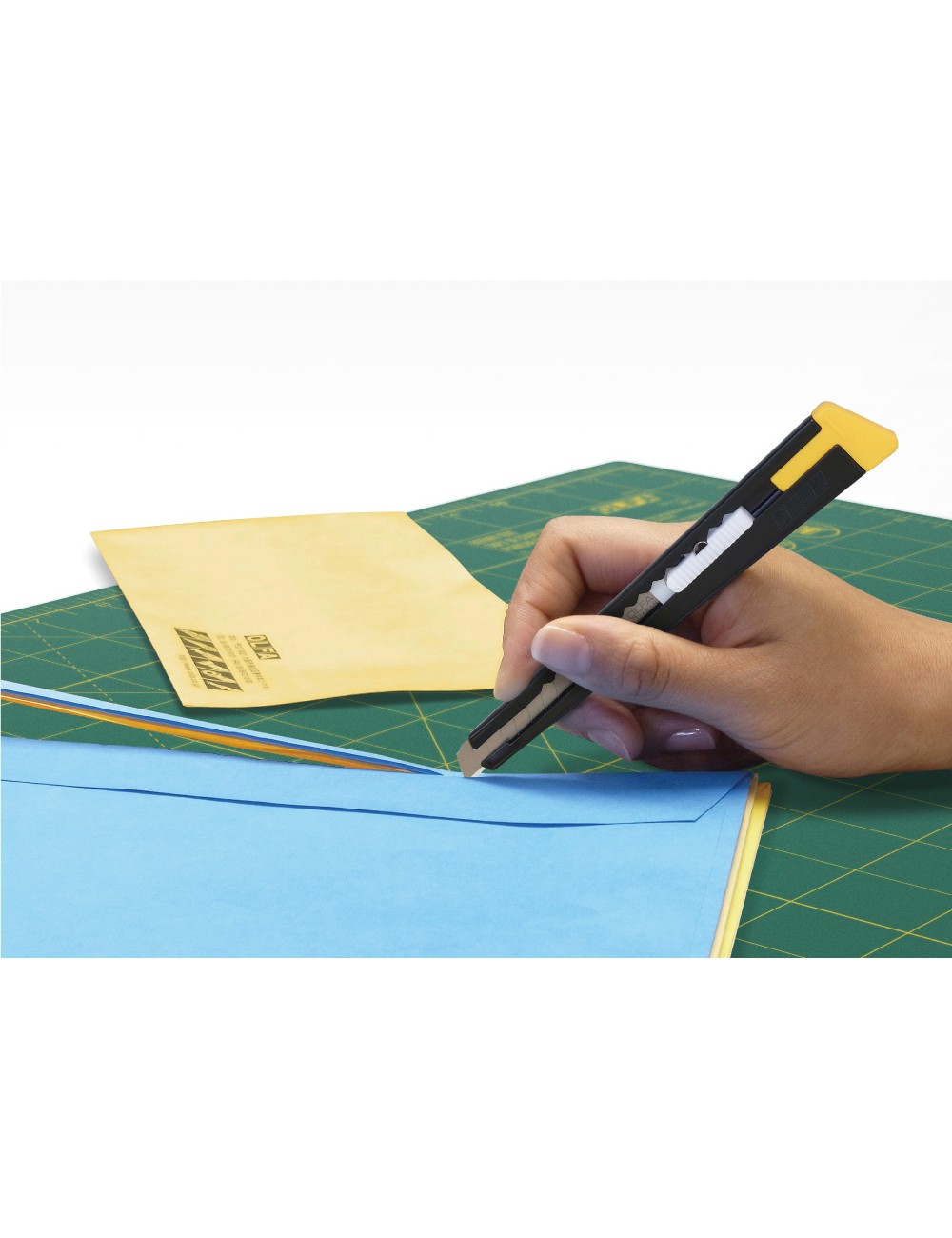 Cúter 180 black con bloqueo automático, mango metálico y cuchilla de 9 mm