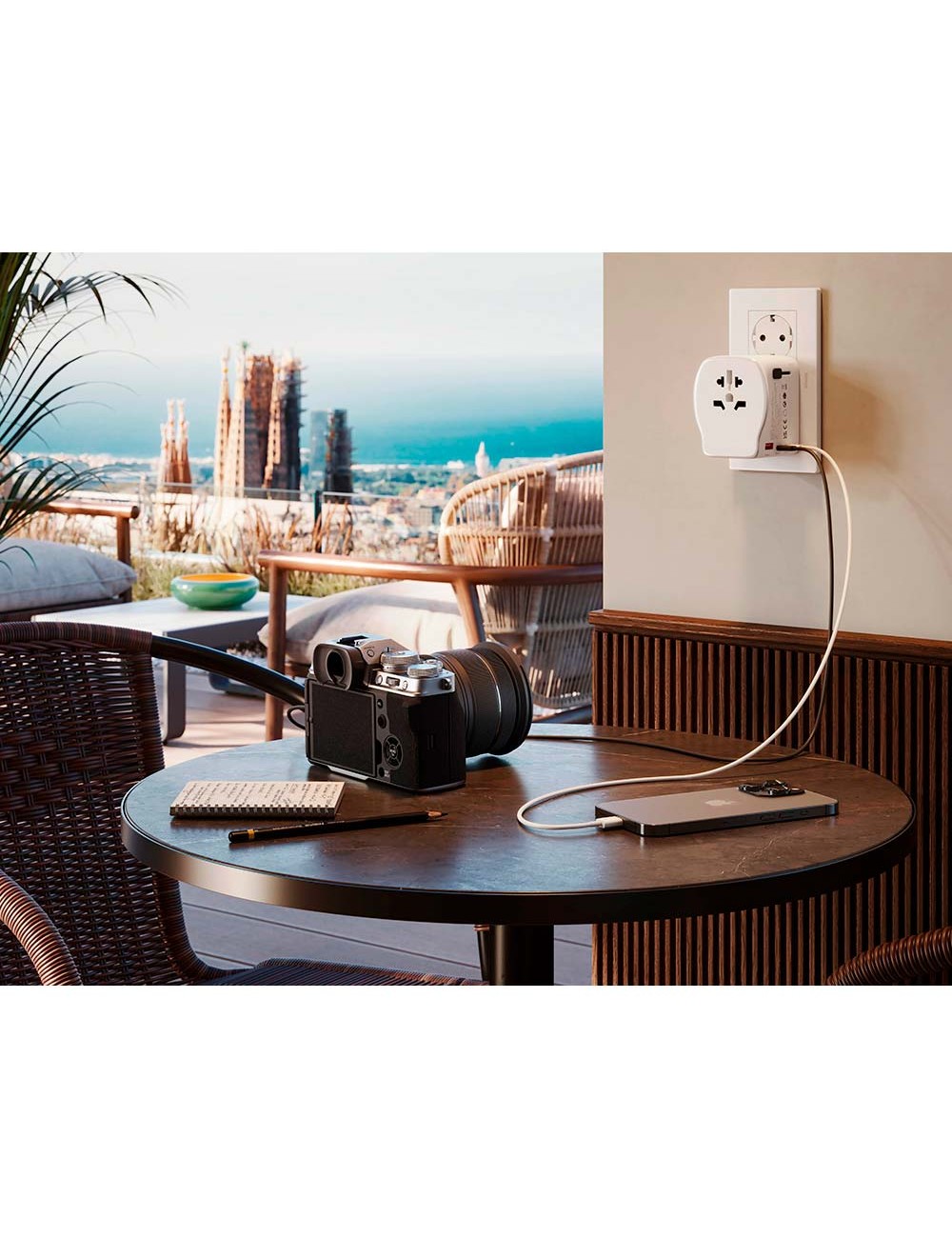 Adaptador viaje universal 3 usb (1a+2c) 20 w