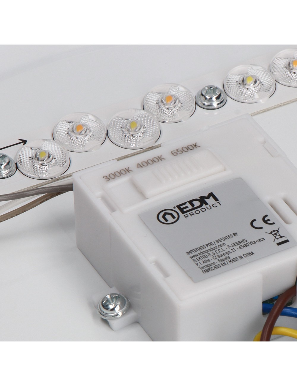 Aplique led cuadrado extraplano de superficie 18 w 3cct 1820 lm 33 x 33 x 7 cm